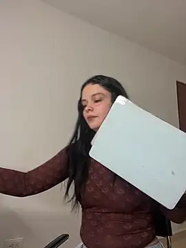 Selena Roa online show from December 2025 02:18:01 AM