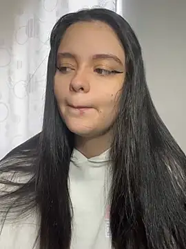 Selena Roa online show from March 2026 02:39:02 PM