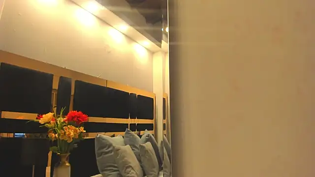 mirandaduboiss online show from January 2026 12:43:01 PM