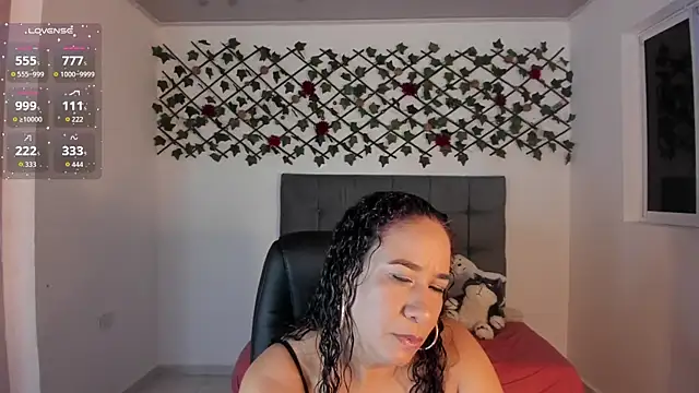 Karly Closson online show from November 2025 03:16:02 AM