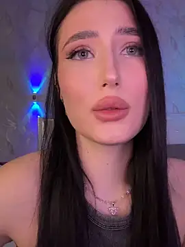 KailyBell online show from November 2025 07:03:01 PM