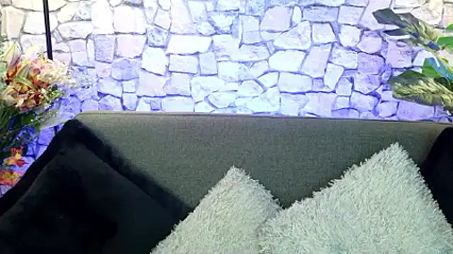 mia roux1 online show from November 2025 04:55:01 PM