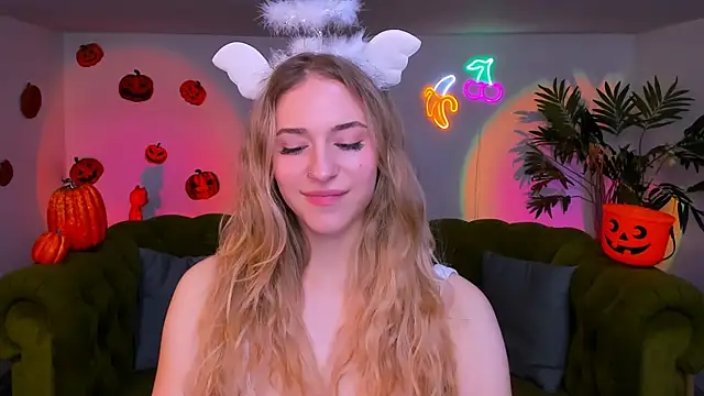 sassy cutie online show from November 2025 08:43:01 PM