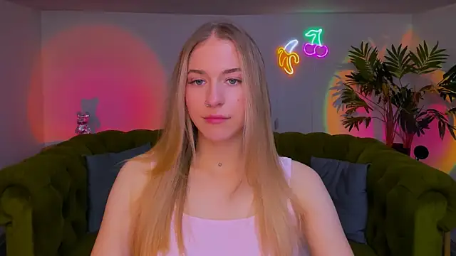 sassy cutie online show from November 2025 08:08:02 PM