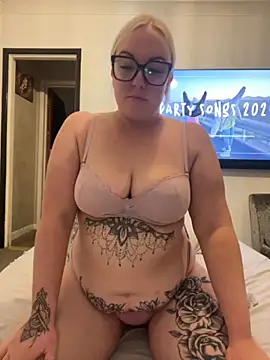 Snapshot of Jenna-LeeXX chatting on November 2025 06:06:01 PM Jenna-LeeXX online show from November 2025 06:06:01 PM