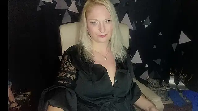 MonicaMis online show from November 2025 03:34:01 PM