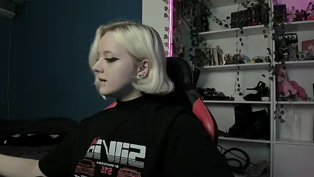 Holy Mistress S online show from November 2025 08:59:02 AM