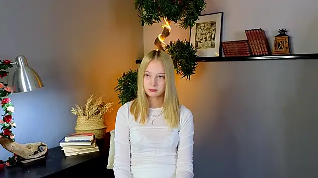 Snapshot of YungLyssy chatting on November 2025 02:58:02 AM YungLyssy online show from November 2025 02:58:02 AM