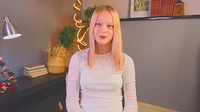 YungLyssy online show from November 2025 03:29:02 AM