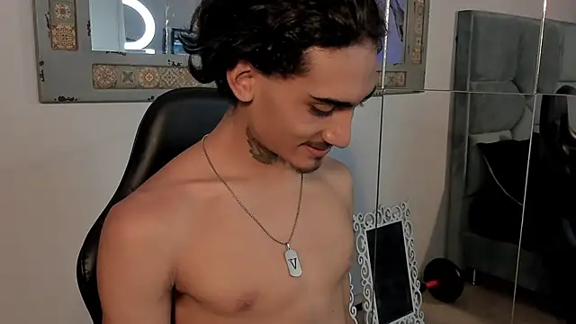 Snapshot of Mr_Strike chatting on October 2025 02:37:02 AM Mr Strike online show from October 2025 02:37:02 AM