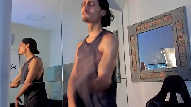 Snapshot of Mr_Strike chatting on November 2025 03:29:01 AM Mr Strike online show from November 2025 03:29:01 AM