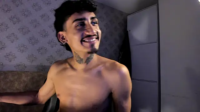 Snapshot of Mr_Strike chatting on November 2025 03:01:01 AM Mr Strike online show from November 2025 03:01:01 AM