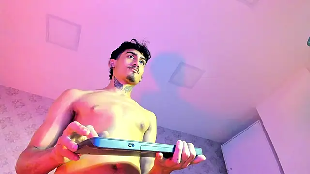 Snapshot of Mr_Strike chatting on November 2025 02:55:02 AM Mr Strike online show from November 2025 02:55:02 AM