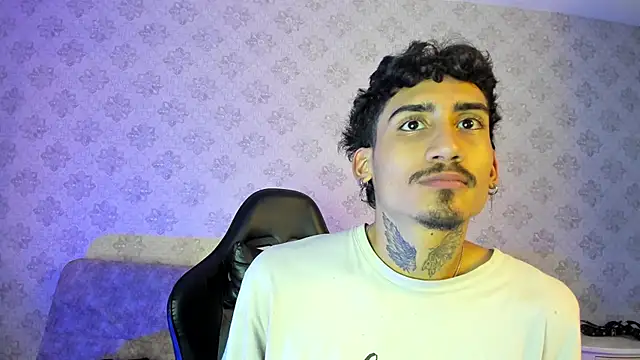 Snapshot of Mr_Strike chatting on December 2025 03:15:02 AM Mr Strike online show from December 2025 03:15:02 AM