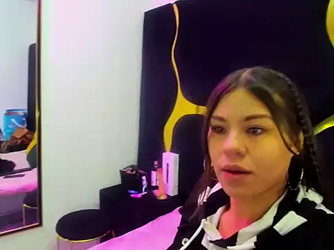 Snapshot of Gianna_Johnson chatting on December 2025 02:53:01 AM Gianna Johnson online show from December 2025 02:53:01 AM