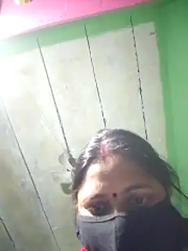 QRESABABY online show from November 2025 11:38:01 PM