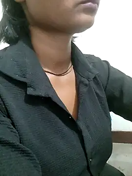 Snapshot of Rinki_hoty chatting on November 2025 04:20:02 PM Rinki hoty online show from November 2025 04:20:02 PM