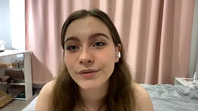 Kira Sanders online show from October 2025 05:08:02 PM