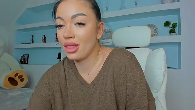 Snapshot of juliexxx chatting on November 2025 07:04:02 PM juliexxx online show from November 2025 07:04:02 PM