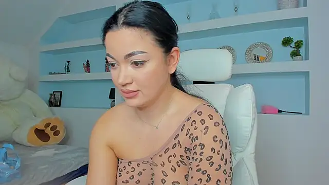 Snapshot of juliexxx chatting on December 2025 06:58:01 PM juliexxx online show from December 2025 06:58:01 PM