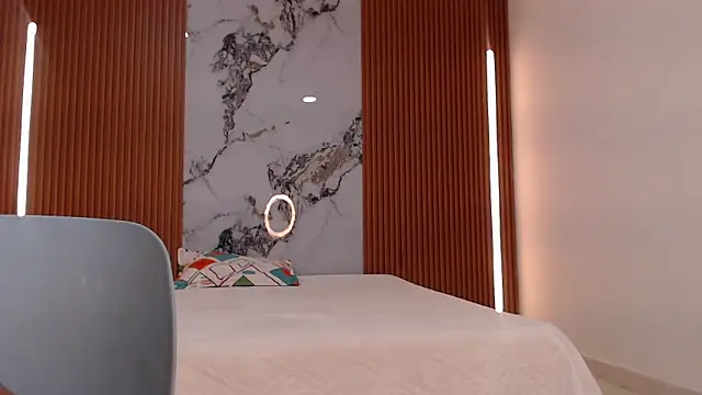 rosselyn  online show from February 2026 12:31:01 PM