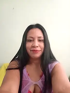 LeilaTaylor online show from December 2025 02:21:01 PM