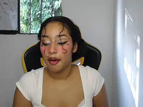 Snapshot of emily_stars1 chatting on November 2025 08:32:01 PM emily stars1 online show from November 2025 08:32:01 PM