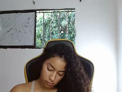 Snapshot of emily_stars1 chatting on December 2025 07:44:01 PM emily stars1 online show from December 2025 07:44:01 PM