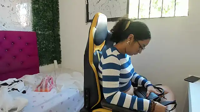 Snapshot of emily_stars1 chatting on January 2026 02:19:01 PM emily stars1 online show from January 2026 02:19:01 PM