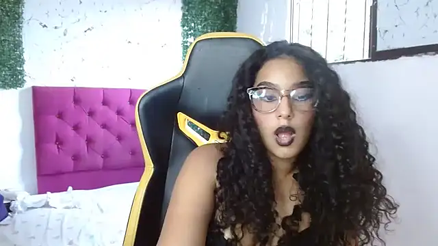 Snapshot of emily_stars1 chatting on January 2026 09:42:02 PM emily stars1 online show from January 2026 09:42:02 PM