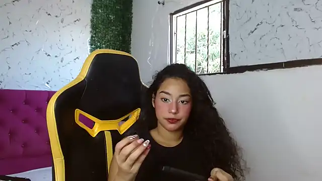 Snapshot of emily_stars1 chatting on January 2026 06:35:01 PM emily stars1 online show from January 2026 06:35:01 PM