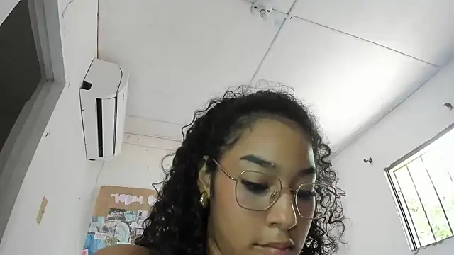 emily stars1 online show from March 2026 06:13:01 PM