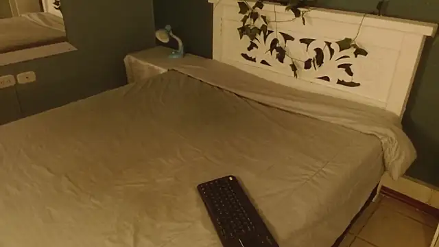 Snapshot of Samantha__Benet chatting on November 2025 07:40:02 PM Samantha Benet online show from November 2025 07:40:02 PM