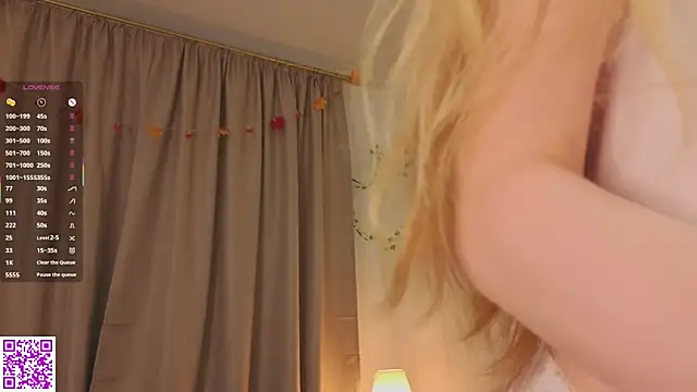 KissyCloud online show from November 2025 08:25:02 AM