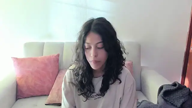 Snapshot of emily_jonessxx chatting on November 2025 09:50:02 PM emily jonessxx online show from November 2025 09:50:02 PM