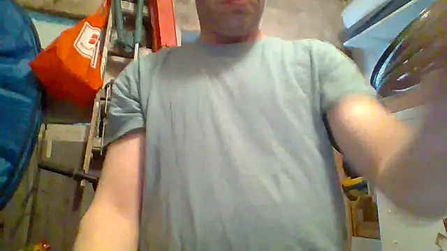 Snapshot of tommy3300 chatting on April 2026 05:16:01 AM tommy3300 online show from April 2026 05:16:01 AM