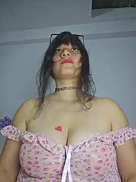 Snapshot of Kitty_Kalifa chatting on June 2026 08:22:02 PM Kitty Kalifa online show from June 2026 08:22:02 PM