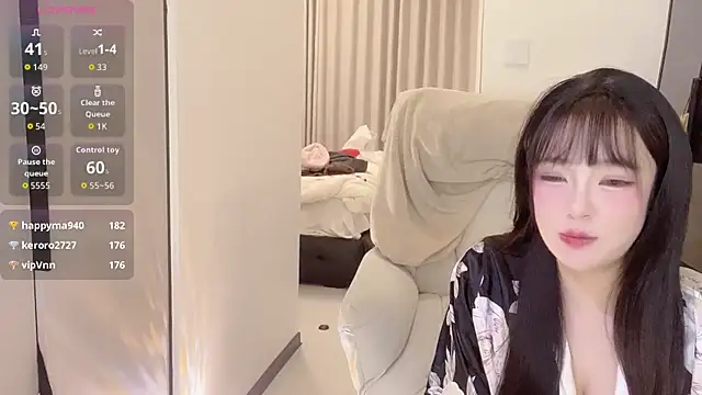 Snapshot of Follyise chatting on November 2025 10:58:01 AM Follyise online show from November 2025 10:58:01 AM