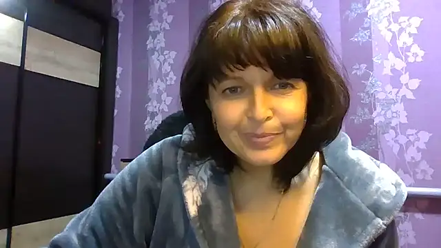 Snapshot of CountessLuna chatting on October 2025 12:42:02 PM CountessLuna online show from October 2025 12:42:02 PM