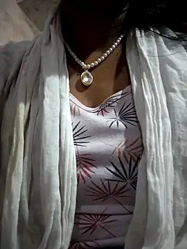 Ezabelljohn online show from March 2026 01:18:01 PM