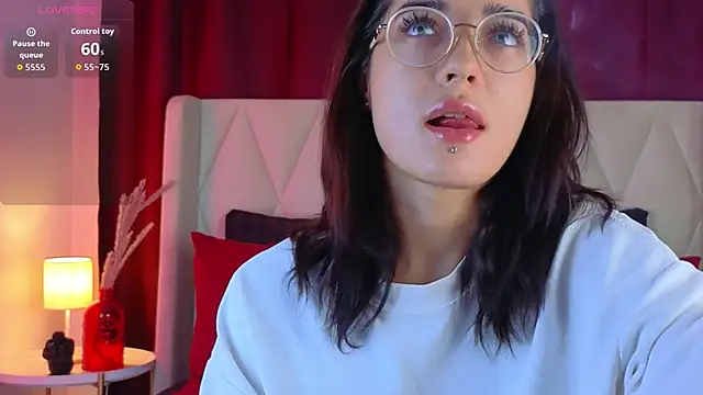 EricaKors online show from November 2025 08:25:01 AM