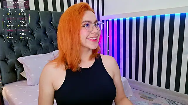 sussiestrawberry online show from October 2025 10:06:01 AM