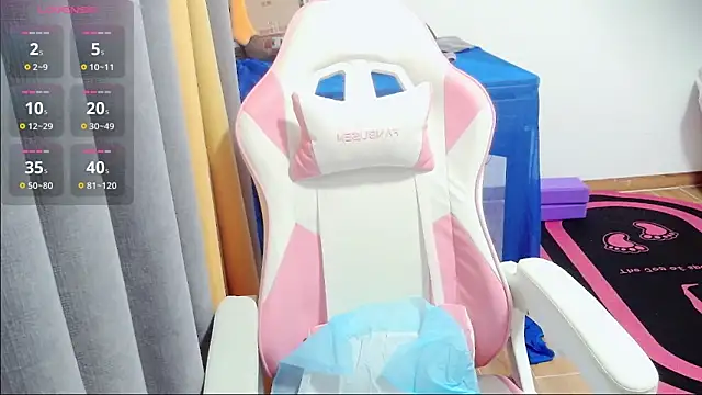 xiaoxiao--baby online show from November 2025 12:10:02 AM