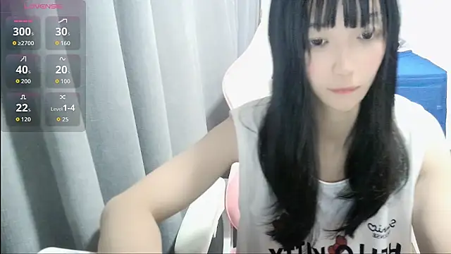 xiaoxiao--baby online show from November 2025 10:42:02 PM