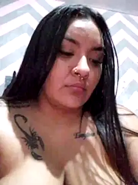 Jennifersbodyy online show from December 2025 04:25:01 PM