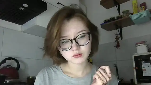 Snapshot of LilysTaylor chatting on October 2025 02:53:01 PM LilysTaylor online show from October 2025 02:53:01 PM