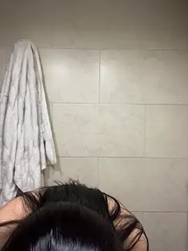 Lia  white online show from November 2025 08:33:02 PM