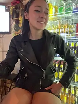 Lia  white online show from November 2025 01:28:02 AM