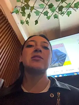 Lia  white online show from November 2025 01:09:02 AM