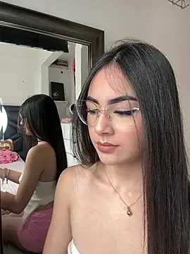 IslaCole online show from January 2026 08:34:02 PM